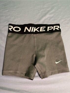 Nike girls GYMNASTICS  Pro Gray Athletic Shorts with Black Waistband